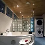 Naerhi 230 M2 Upea Talo Rauhallisella Alueella *