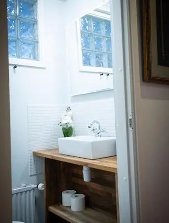 Huvilat Naerhi 230 M2 Upea Talo Rauhallisella Alueella *