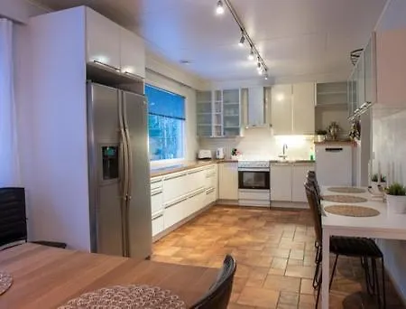 Huvilat Naerhi 230 M2 Upea Talo Rauhallisella Alueella *