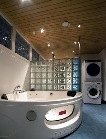 Naerhi 230 M2 Upea Talo Rauhallisella Alueella *