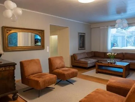 Naerhi 230 M2 Upea Talo Rauhallisella Alueella *