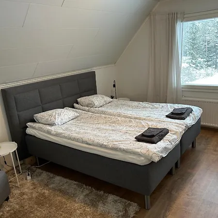 Naerhi 230 M2 Upea Talo Rauhallisella Alueella Huvilat